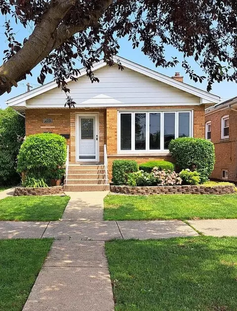 6646 W 63rd Pl, Chicago, IL 60638