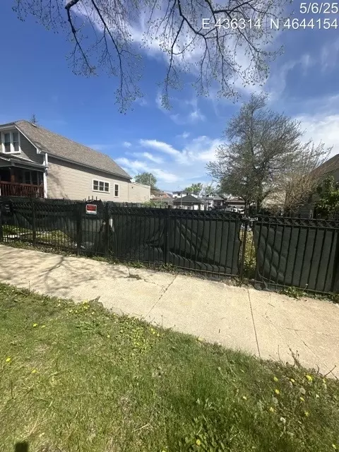 5640 W Patterson Ave, Chicago, IL 60634