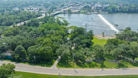 114 N River Rd, Oregon, IL 61061