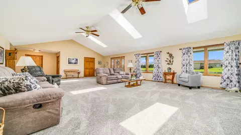 582 Panther Dr, Dixon, IL 61021 photo 10
