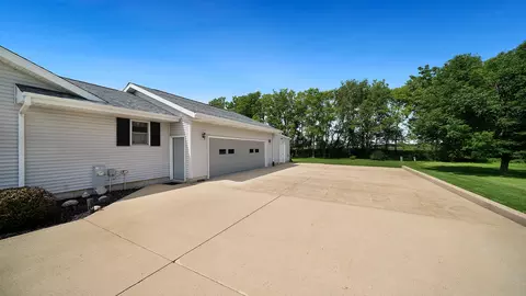 582 Panther Dr, Dixon, IL 61021 photo 37
