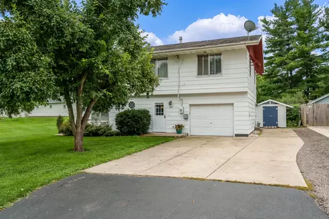 305 E North St, Durand, IL 61024