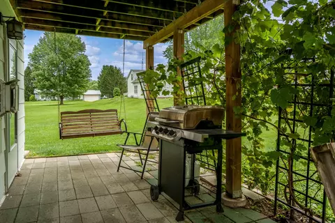 Exterior - 305 E North St, Durand, IL 61024 photo 4 of 5