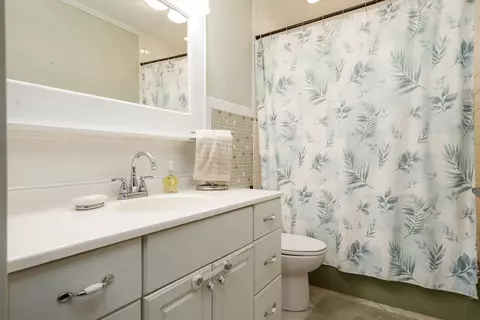 Bath - 305 E North St, Durand, IL 61024 photo 2 of 2