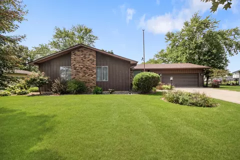 1008 Mary St, Minonk, IL 61760