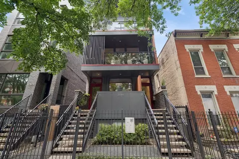 2016 W Crystal St #2, Chicago, IL 60622