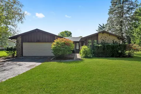 4617 Gregory St, Mchenry, IL 60051