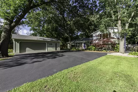 1129 Park Ave, Winthrop Harbor, IL 60096