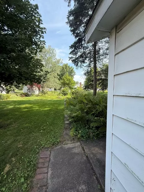 Exterior - 1824 Clark St, Dixon, IL 61021 photo 8 of 8