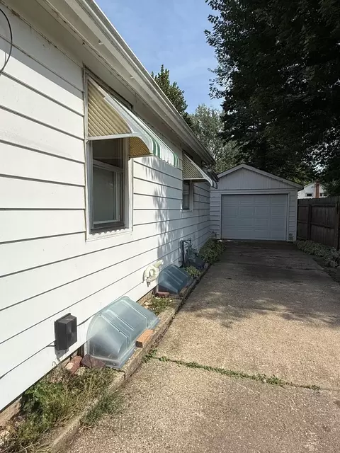 Exterior - 1824 Clark St, Dixon, IL 61021 photo 4 of 8