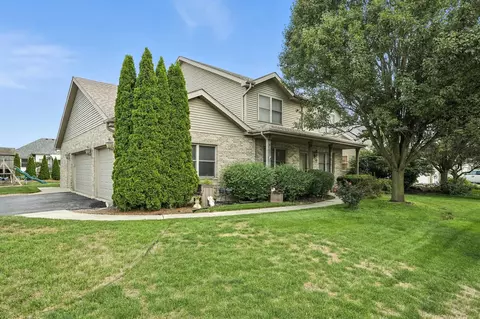 Exterior - 1665 Fox Hound Trl, Beecher, IL 60401 photo 2 of 2