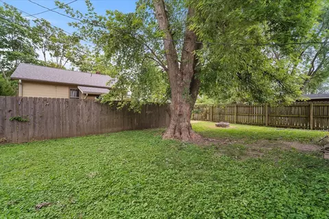 Exterior - 608 Maple St, Bloomington, IL 61701 photo 2 of 2