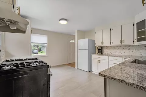 Kitchen - 608 Maple St, Bloomington, IL 61701 photo 3 of 4