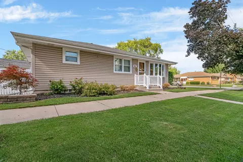 8952 S 55th Ct, Oak Lawn, IL 60453