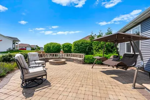 Exterior - 2220 Tyler Trl, Mchenry, IL 60051 photo 2 of 5