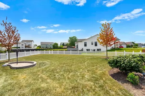 Exterior - 2220 Tyler Trl, Mchenry, IL 60051 photo 4 of 5