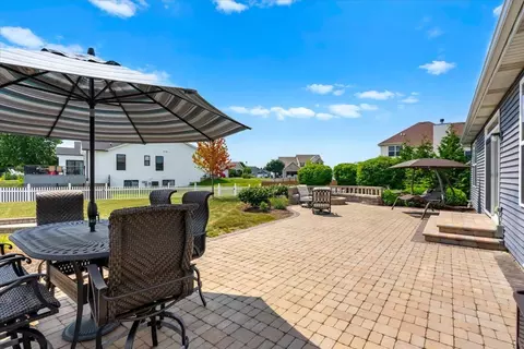 Exterior - 2220 Tyler Trl, Mchenry, IL 60051 photo 3 of 5