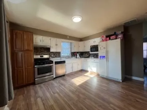 Kitchen - 1581 S 4th Ave, Kankakee, IL 60901 photo 1 of 1