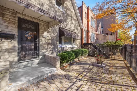 2242 W Taylor St, Chicago, IL 60612
