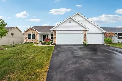 4152 Waters Edge Dr, Belvidere, IL 61008