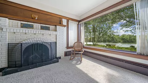 Living - 706 E Fellows St, Dixon, IL 61021 photo 1 of 2