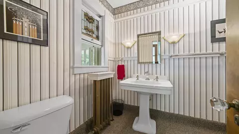 Bath - 706 E Fellows St, Dixon, IL 61021 photo 2 of 3