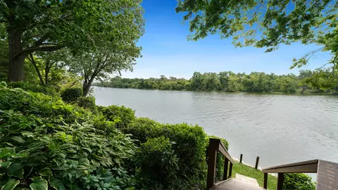 View/Area - 706 E Fellows St, Dixon, IL 61021 photo 6 of 7