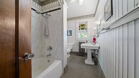 Bath - 706 E Fellows St, Dixon, IL 61021 photo 3 of 3
