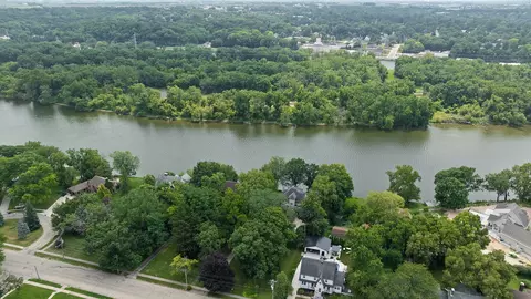 View/Area - 706 E Fellows St, Dixon, IL 61021 photo 4 of 7