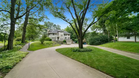 706 E Fellows St, Dixon, IL 61021
