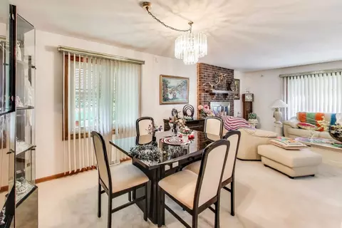 Dining - 4208 E Frontage Rd, Rolling Meadows, IL 60008 photo 1 of 2