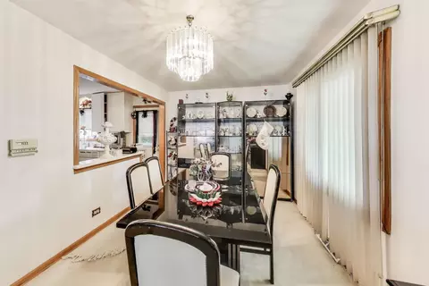 Dining - 4208 E Frontage Rd, Rolling Meadows, IL 60008 photo 2 of 2