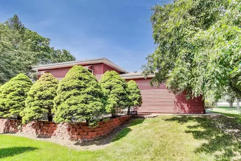 Exterior - 4208 E Frontage Rd, Rolling Meadows, IL 60008 photo 2 of 3