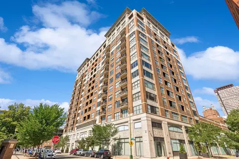 849 N Franklin St #722, Chicago, IL 60610