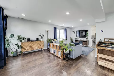 Living - 1512 Clinton Ave, Berwyn, IL 60402 photo 1 of 2