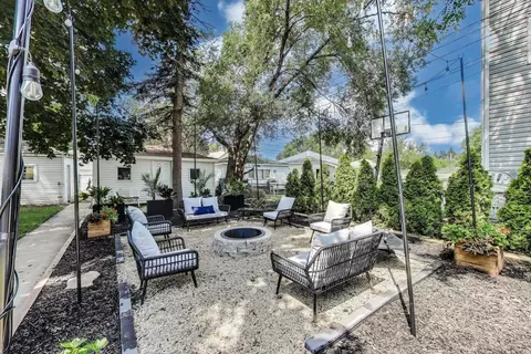 Exterior - 1512 Clinton Ave, Berwyn, IL 60402 photo 4 of 8