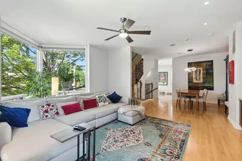 1258 W Cottage Pl, Chicago, IL 60607 photo 9