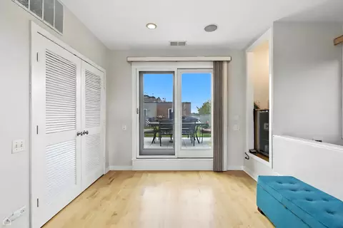 1258 W Cottage Pl, Chicago, IL 60607 photo 18