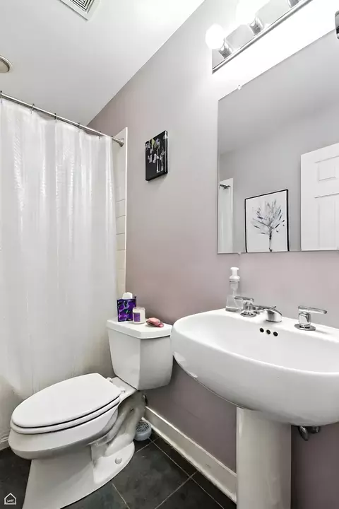 1258 W Cottage Pl, Chicago, IL 60607 photo 5