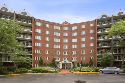 8540 W Foster Ave #501, Norridge, IL 60706