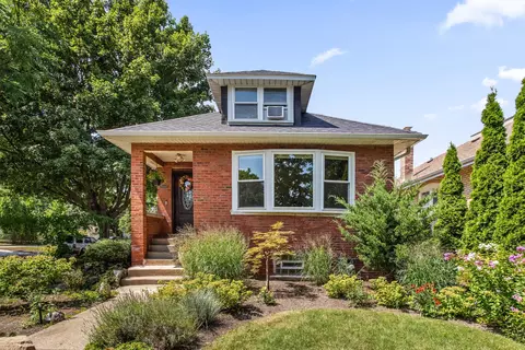 1402 Fowler Ave, Evanston, IL 60201