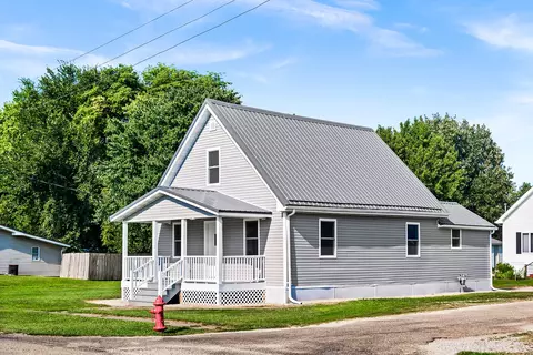 607 S Martin St, Atlanta, IL 61723