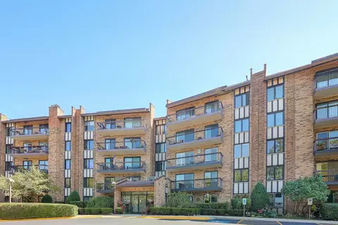 501 Lake Hinsdale Dr #307, Willowbrook, IL 60527