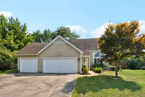 17431 W Dartmoor Dr, Grayslake, IL 60030
