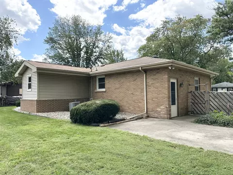 Exterior - 12 Baker St, Kankakee, IL 60901 photo 5 of 7