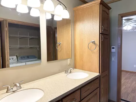 Bath - 12 Baker St, Kankakee, IL 60901 photo 2 of 5