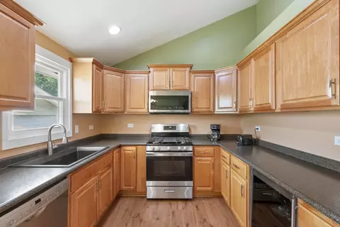 Kitchen - 2004 Cumberland Dr, Plainfield, IL 60586 photo 1 of 4