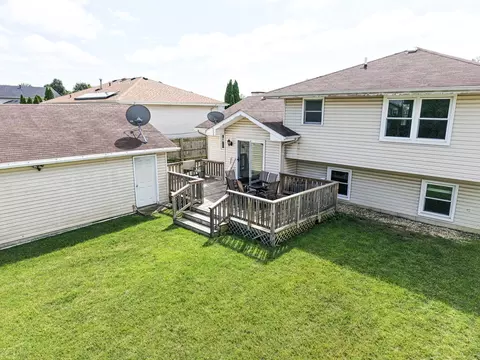 Exterior - 2004 Cumberland Dr, Plainfield, IL 60586 photo 4 of 4