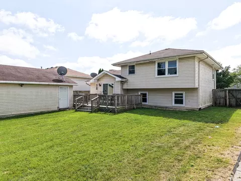Exterior - 2004 Cumberland Dr, Plainfield, IL 60586 photo 3 of 4