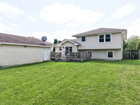 Exterior - 2004 Cumberland Dr, Plainfield, IL 60586 photo 2 of 4